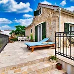 House Calendula Ražanac