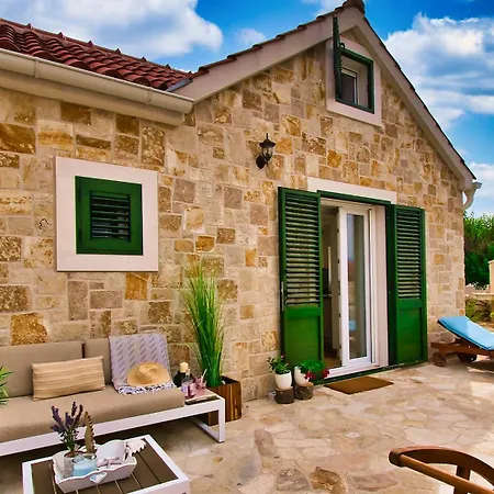 House Calendula Ražanac