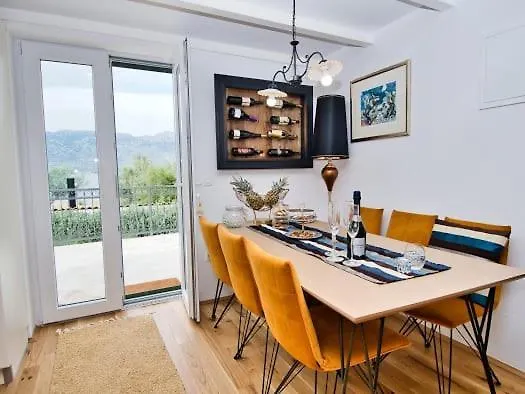 House Calendula Nyaraló *