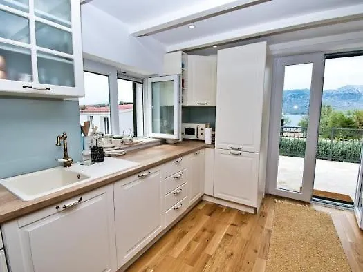 بيت للعطل House Calendula *