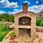 Nyaraló House Calendula Ražanac