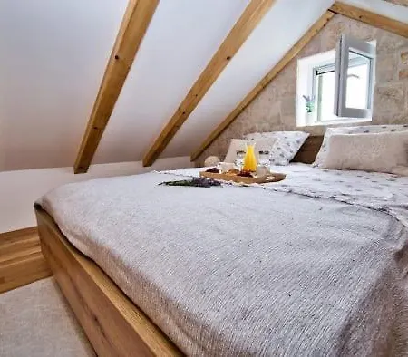 House Calendula Ražanac