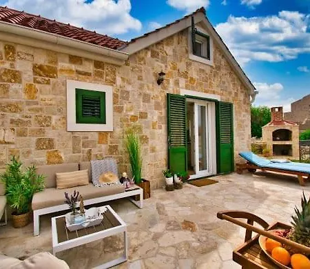 House Calendula Holiday home Razanac